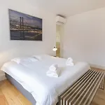 아파트 Lovelystay - Chic, Citrus - Private Garden 리스본