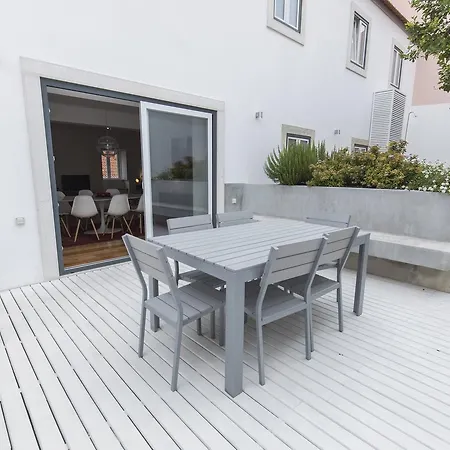 Lovelystay - Chic, Citrus - Private Garden Apartment Lissabon