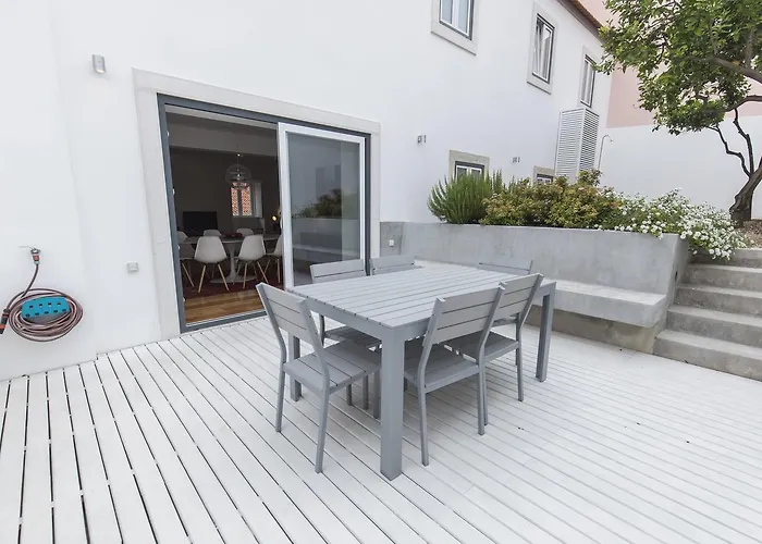 Lovelystay - Chic, Citrus - Private Garden Apartament Lizbona