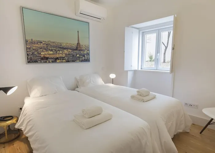 Lovelystay - Chic, Citrus - Private Garden Apartament Lizbona