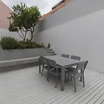 Lovelystay - Chic, Citrus - Private Garden Daire