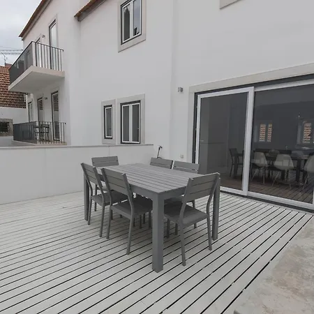 Lovelystay - Chic, Citrus - Private Garden דירה *