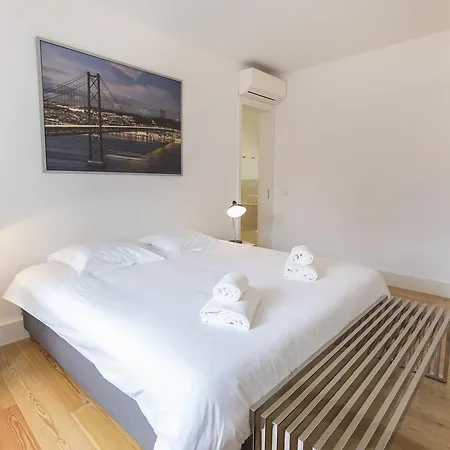 דירה Lovelystay - Chic, Citrus - Private Garden ליסבון