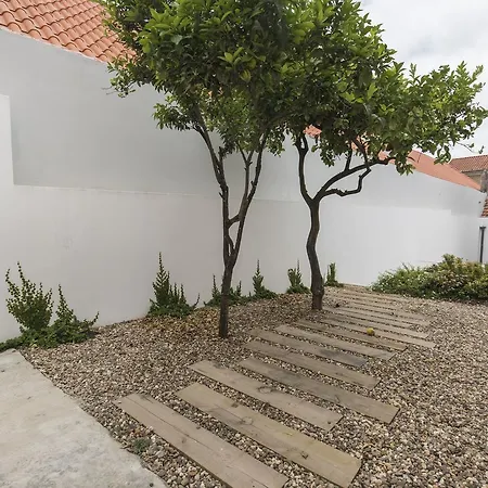 Lovelystay - Chic, Citrus - Private Garden * ליסבון