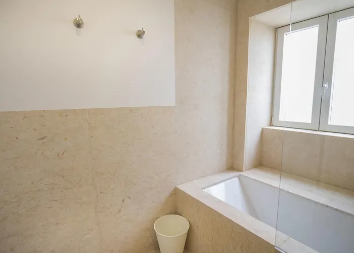 Lovelystay - Chic, Citrus - Private Garden Apartment Lisbon