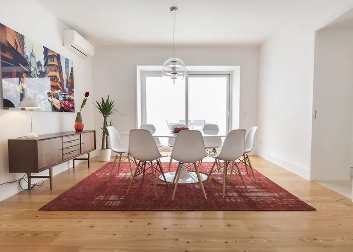 Lovelystay - Chic, Citrus - Private Garden Apartment